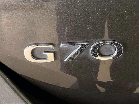 Used 2022 Genesis G70 2.0T image 10