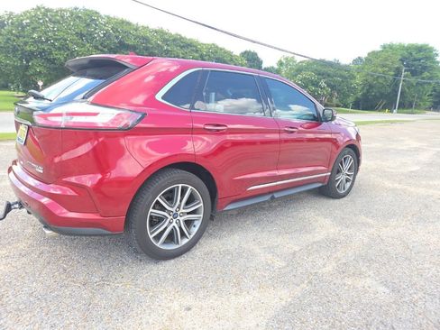 Used 2019 Ford Edge Titanium w/ Equipment Group 301A FWD image 10