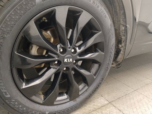 Used 2020 Kia Sorento S image 31