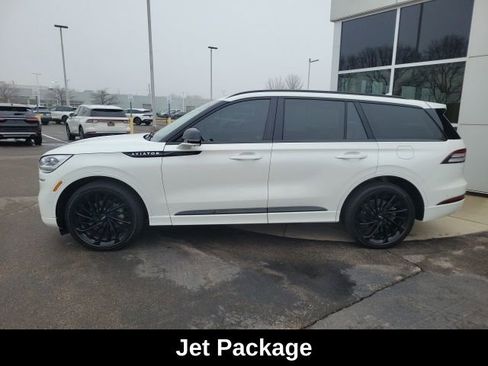 Certified 2024 Lincoln Aviator Black Label w/ Jet Package image 4