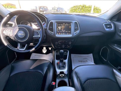 Used 2018 Jeep Compass Latitude w/ Popular Equipment Group image 16