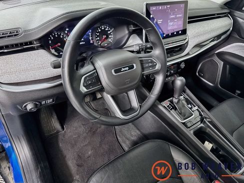 Used 2022 Jeep Compass Latitude w/ Sun and Sound Group AWD/4WD image 11