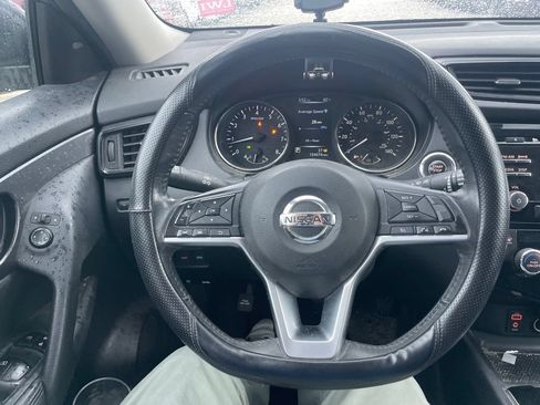 Used 2017 Nissan Rogue SV AWD/4WD image 12