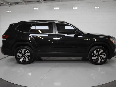 Used 2025 Volkswagen Atlas SE FWD image 5