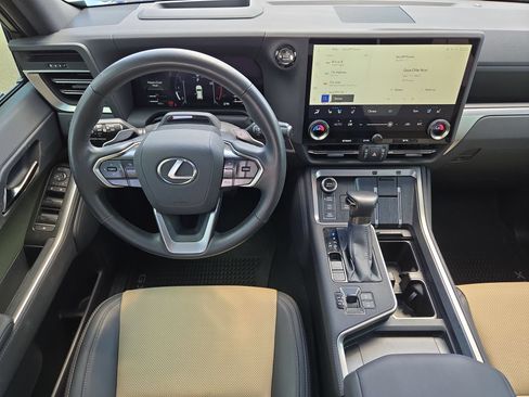 Used 2025 Lexus GX 550 AWD/4WD image 14