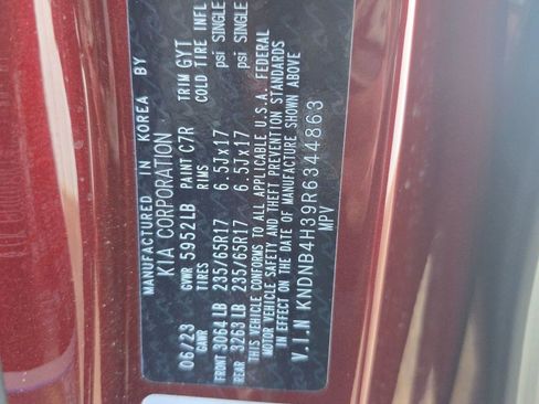 Used 2024 Kia Carnival LX image 19