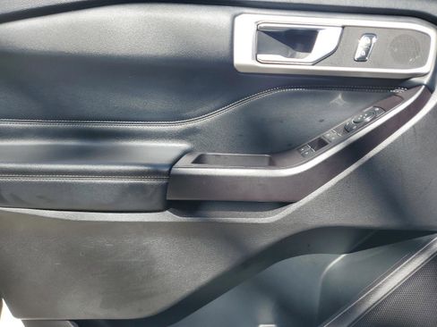 Used 2020 Ford Explorer XLT w/ Equipment Group 202A image 18