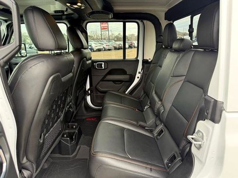 Used 2023 Jeep Gladiator Mojave w/ Trailer Tow Package image 39