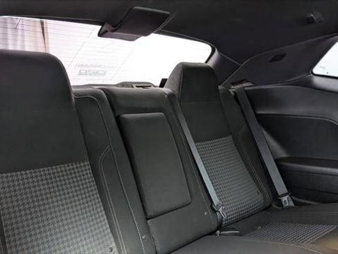 Used 2016 Dodge Challenger R/T image 18