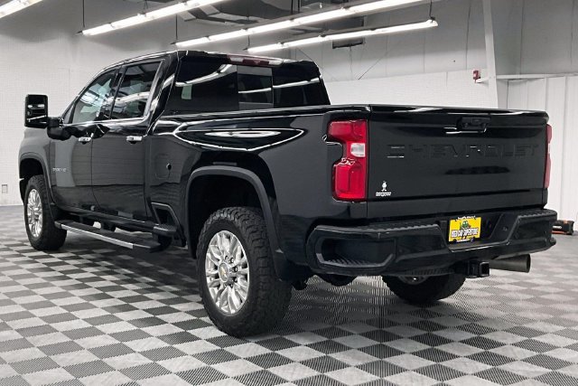 Used 2022 Chevrolet Silverado 3500 High Country AWD/4WD image 2