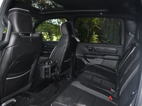 Used 2025 RAM 1500 Limited AWD/4WD image 17