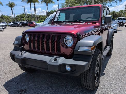 Used 2022 Jeep Wrangler Sport AWD/4WD image 9