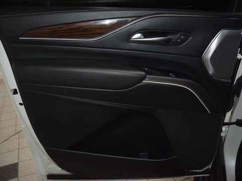 Used 2023 Cadillac Escalade ESV Sport Platinum w/ Heavy-Duty Trailer Package AWD/4WD image 49