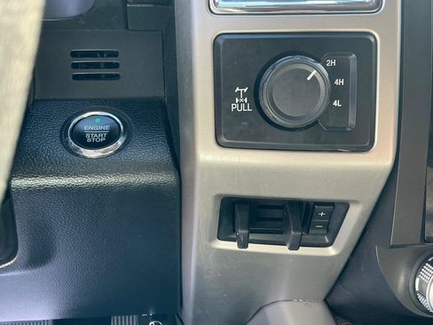 Used 2017 Ford F250 Lariat w/ Lariat Ultimate Package AWD/4WD image 22