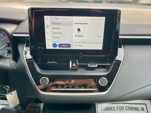 Used 2025 Toyota Corolla LE image 13