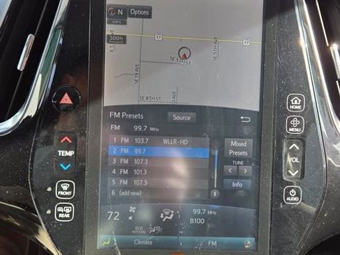 Used 2017 Toyota Prius Prime Advanced w/ Carpet Mat Package image 8