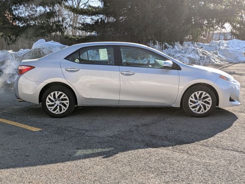 Used 2018 Toyota Corolla LE image 8