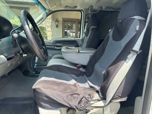 Used 2005 Ford F350 XLT image 10