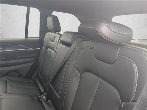 New 2026 Jeep Grand Cherokee Limited w/ Limited Altitude Package AWD/4WD image 16