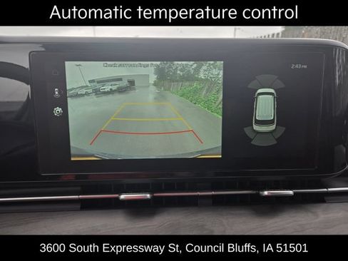 Used 2024 Kia Carnival EX FWD image 22