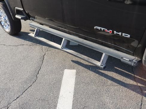 Used 2020 GMC Sierra 2500 AT4 w/ Technology Package AWD/4WD image 13