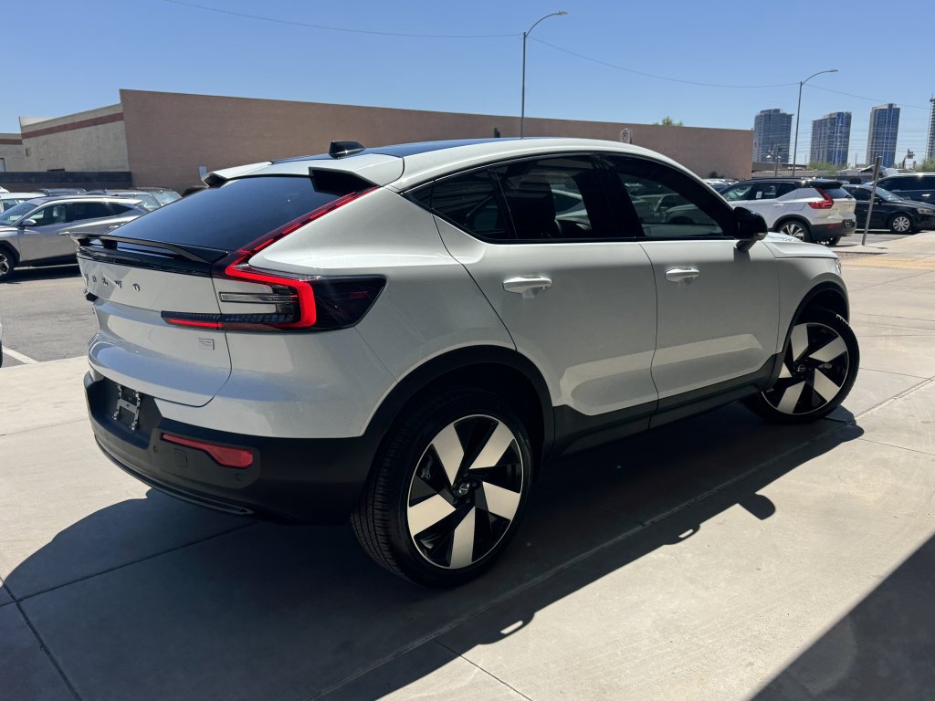 Used 2023 Volvo C40 P8 Recharge Ultimate AWD/4WD image 4