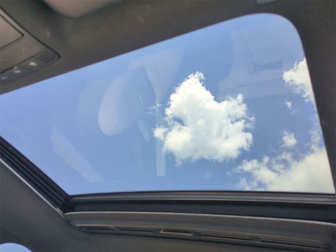 Used 2020 Mercedes-Benz E 350 Sedan image 19