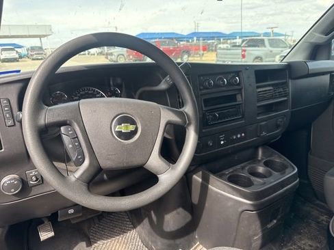 Used 2022 Chevrolet Express 2500 w/ Driver Convenience Package image 6