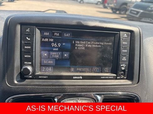 Used 2016 Chrysler Town & Country Touring w/ Driver Convenience Group image 20