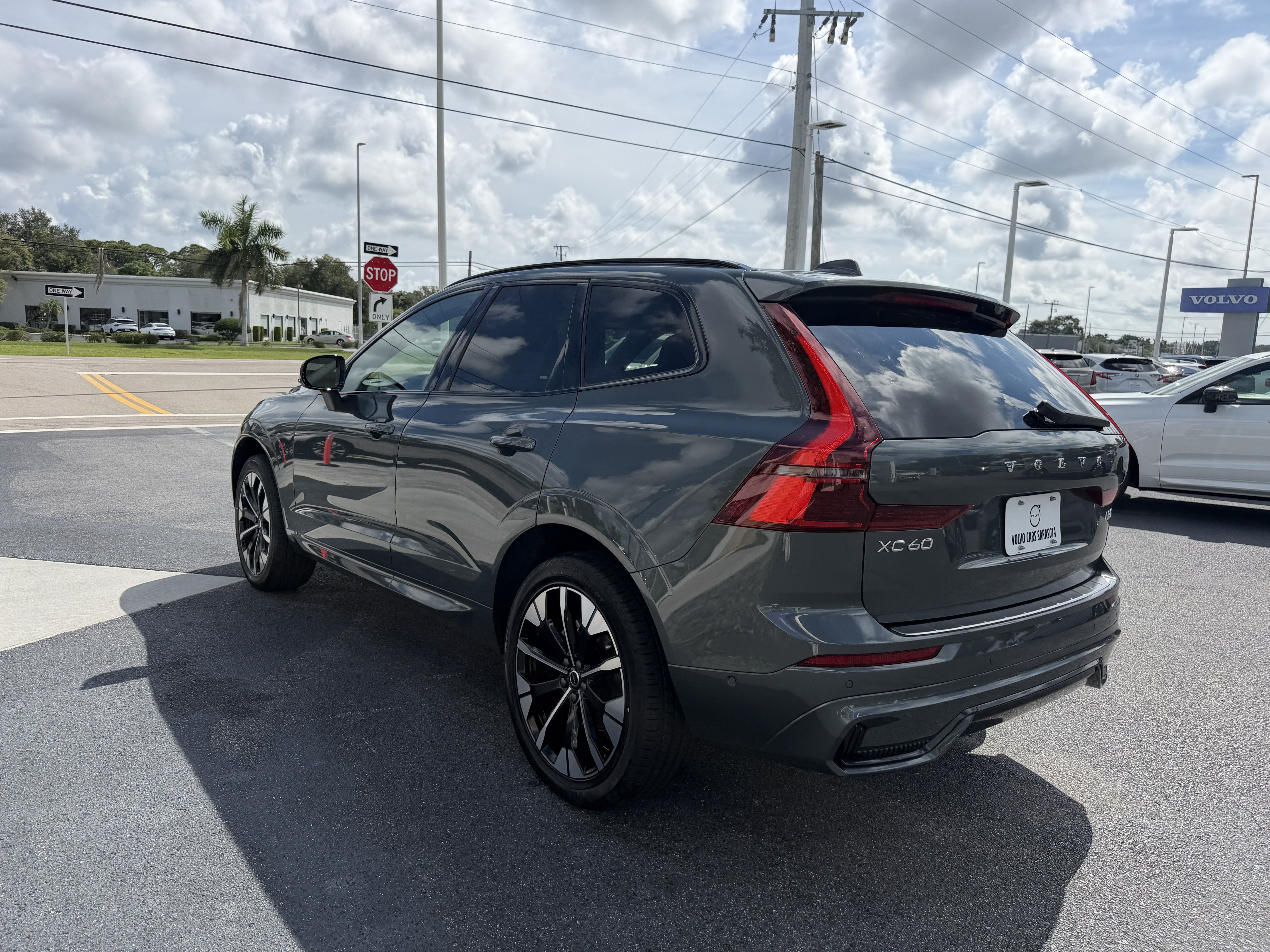 New 2027 Volvo XC60 B5 Plus AWD/4WD image 5