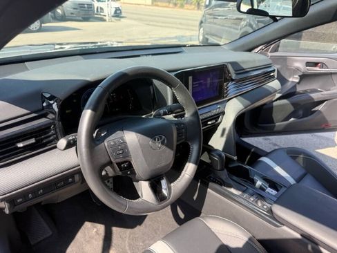 Used 2025 Toyota Camry SE FWD image 20