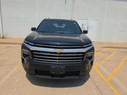 Used 2025 Chevrolet Traverse LT FWD image 10