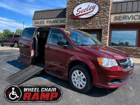Used 2017 Dodge Grand Caravan SE w/ Power Window Group FWD image 1