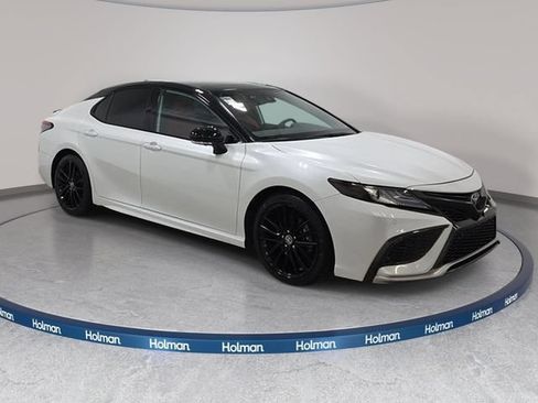 Used 2022 Toyota Camry XSE w/ Navigation Package FWD image 4