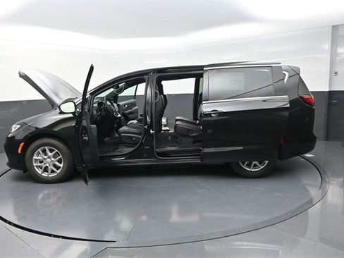 New 2026 Chrysler Pacifica Select image 28