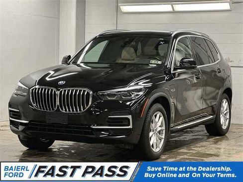 Used 2022 BMW X5 xDrive45e w/ Parking Assistance Package image 1