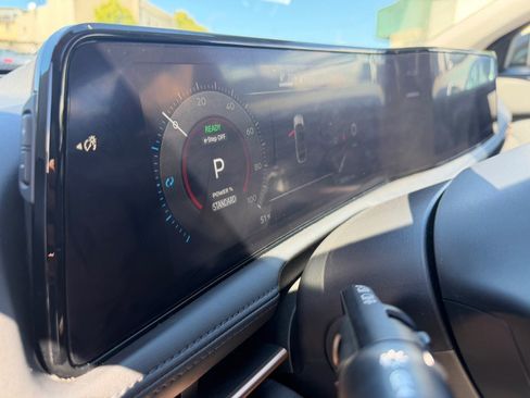 Used 2023 Nissan Ariya FWD image 11