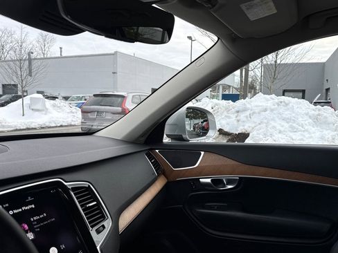 Used 2024 Volvo XC90 B5 Plus w/ Protection Package Premier AWD/4WD image 22
