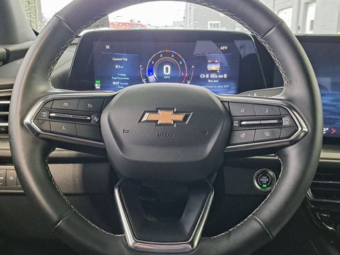 Used 2025 Chevrolet Traverse LT image 10