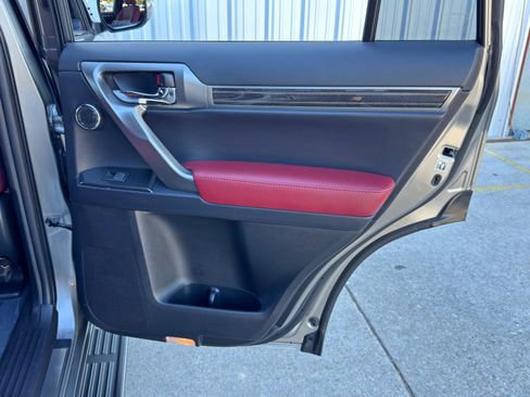 Used 2023 Lexus GX 460 Premium image 50