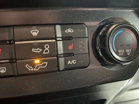 Used 2019 Ford F150 XLT w/ Equipment Group 302A Luxury image 15