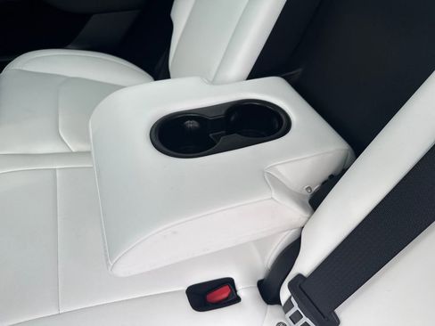 Used 2024 Tesla Model Y Performance image 31