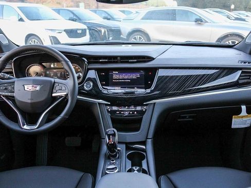 New 2025 Cadillac XT6 Premium Luxury image 13
