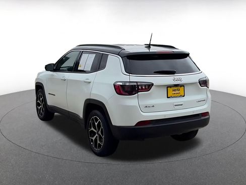 Used 2025 Jeep Compass Limited AWD/4WD image 11