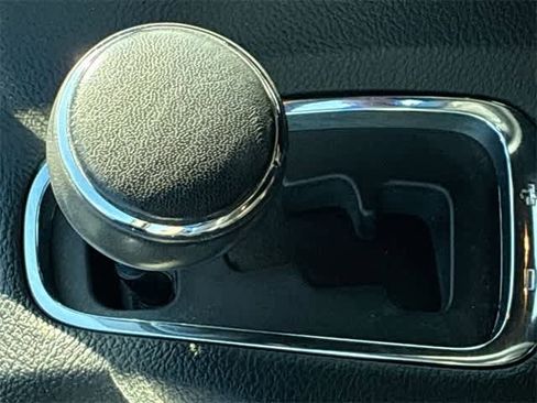 Used 2019 Dodge Grand Caravan SE image 16