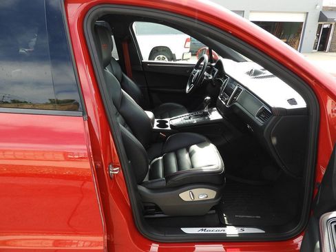 Used 2018 Porsche Macan GTS AWD/4WD image 35