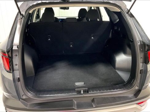 Used 2025 Hyundai Tucson SE image 38