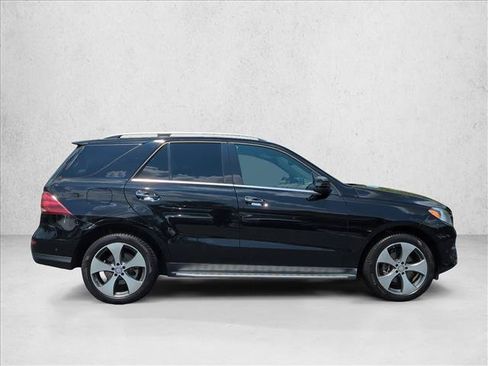Used 2017 Mercedes-Benz GLE 350 4MATIC image 4