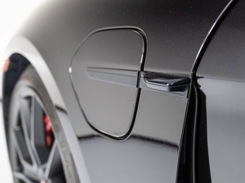 Certified 2023 Porsche Taycan GTS image 33