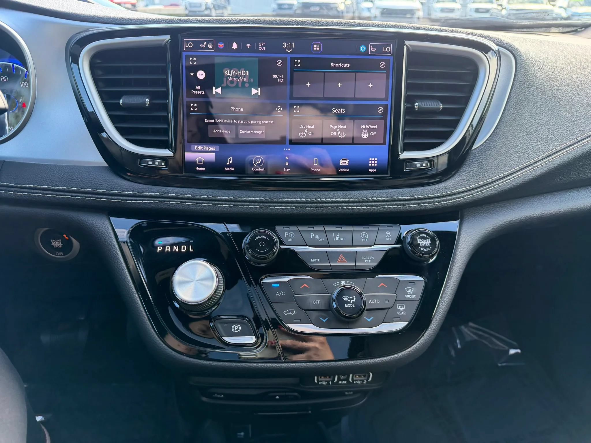 Used 2022 Chrysler Pacifica Touring-L w/ Uconnect Theater Family Group AWD/4WD image 22